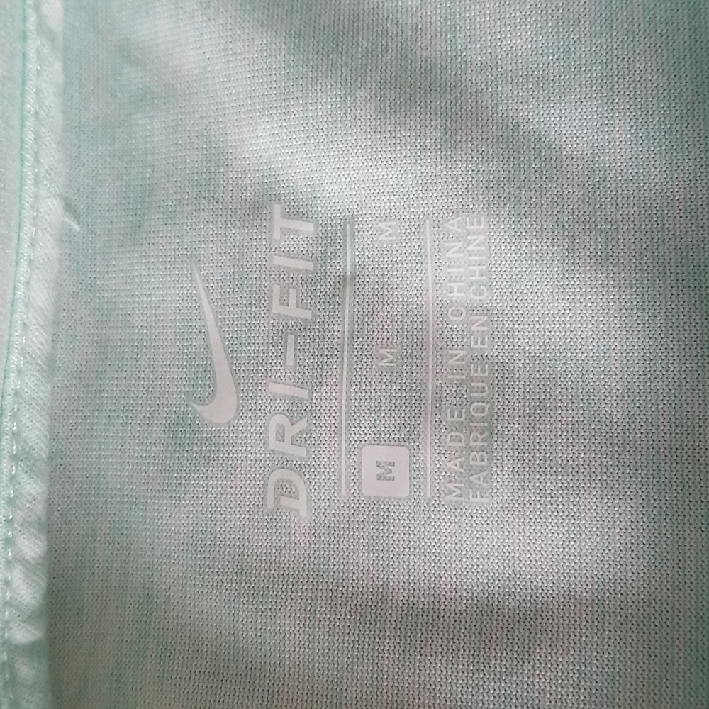 Nike Size Medium - Picture 4 of 6